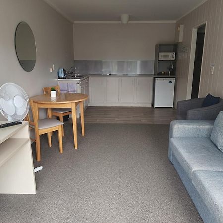 Beaches Motel Waihi Exterior photo