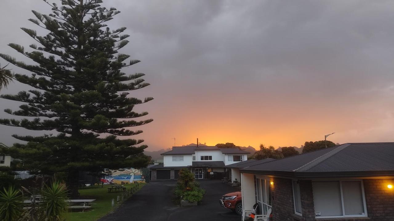 Beaches Motel Waihi Exterior photo