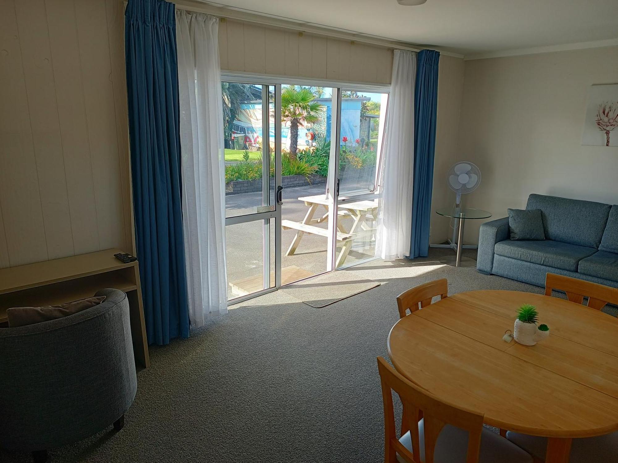 Beaches Motel Waihi Exterior photo