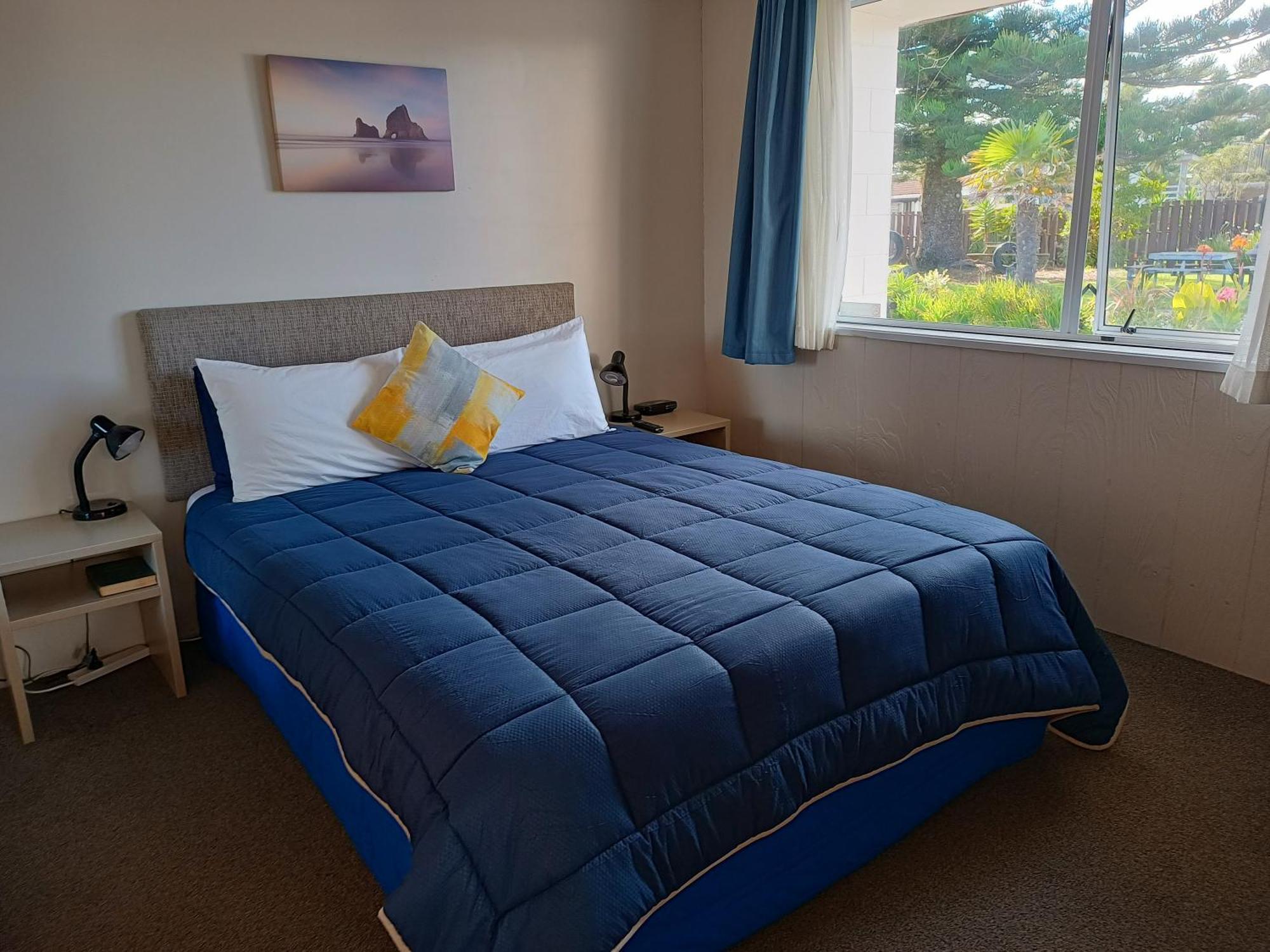 Beaches Motel Waihi Exterior photo