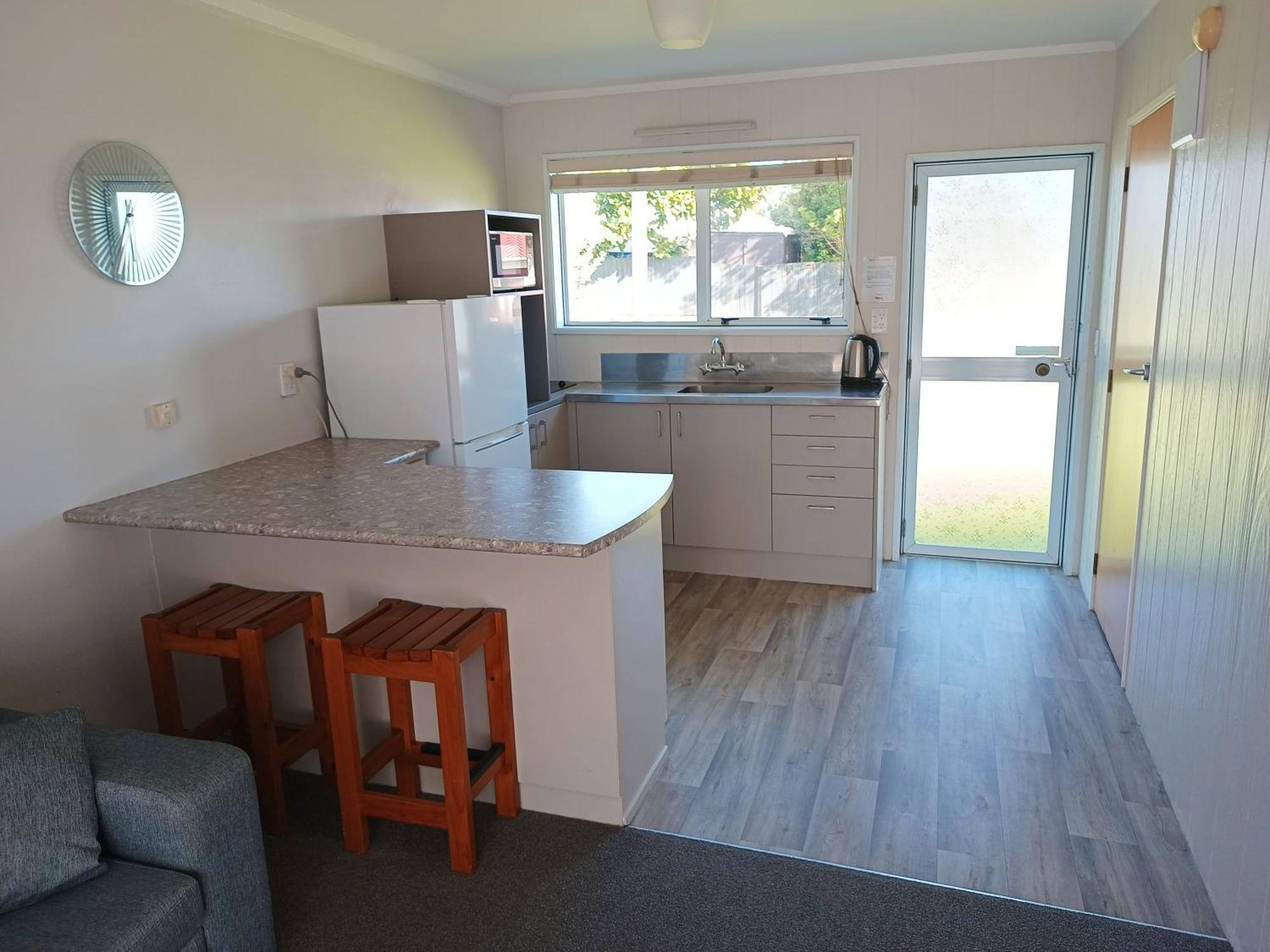 Beaches Motel Waihi Exterior photo