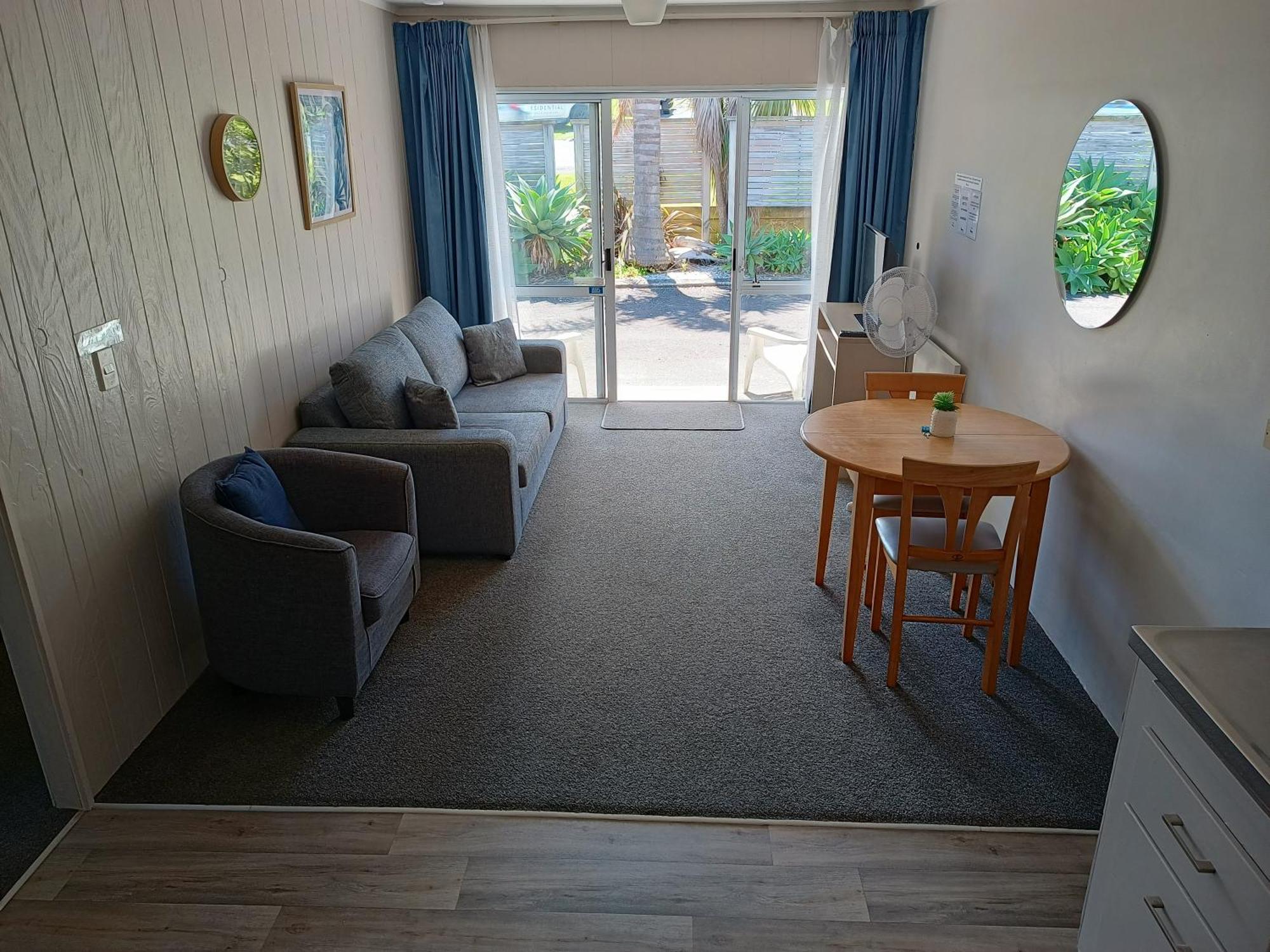 Beaches Motel Waihi Exterior photo