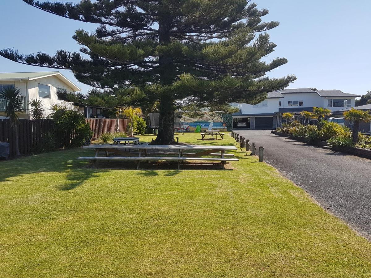 Beaches Motel Waihi Exterior photo