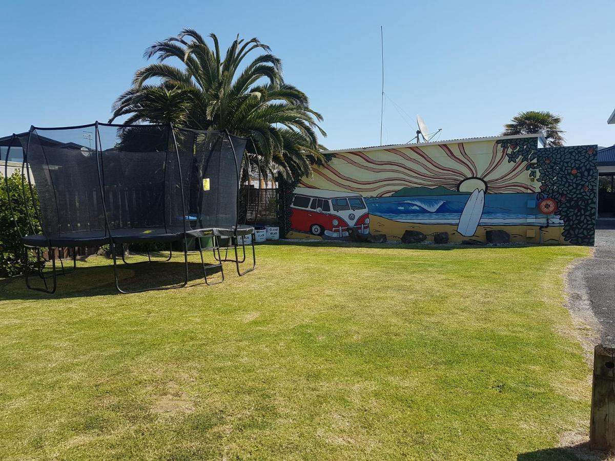 Beaches Motel Waihi Exterior photo