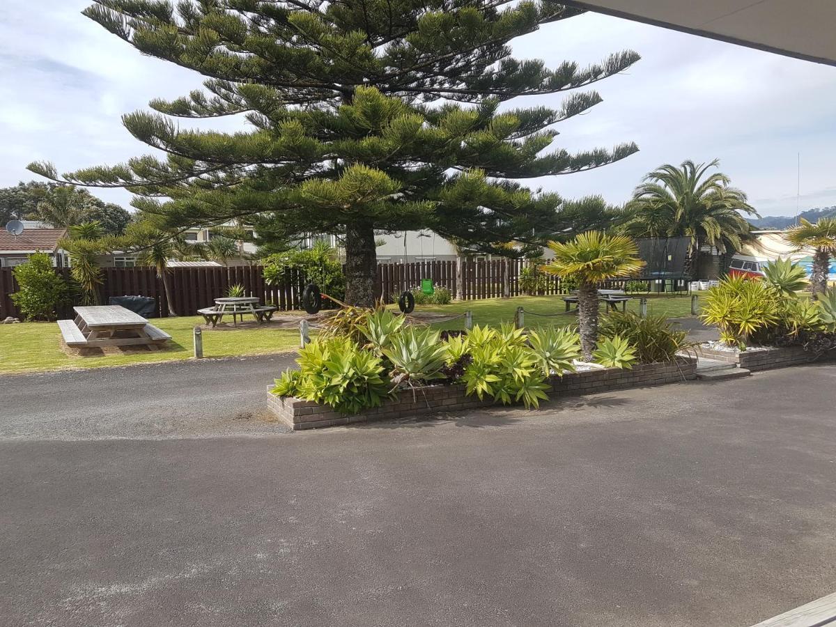 Beaches Motel Waihi Exterior photo