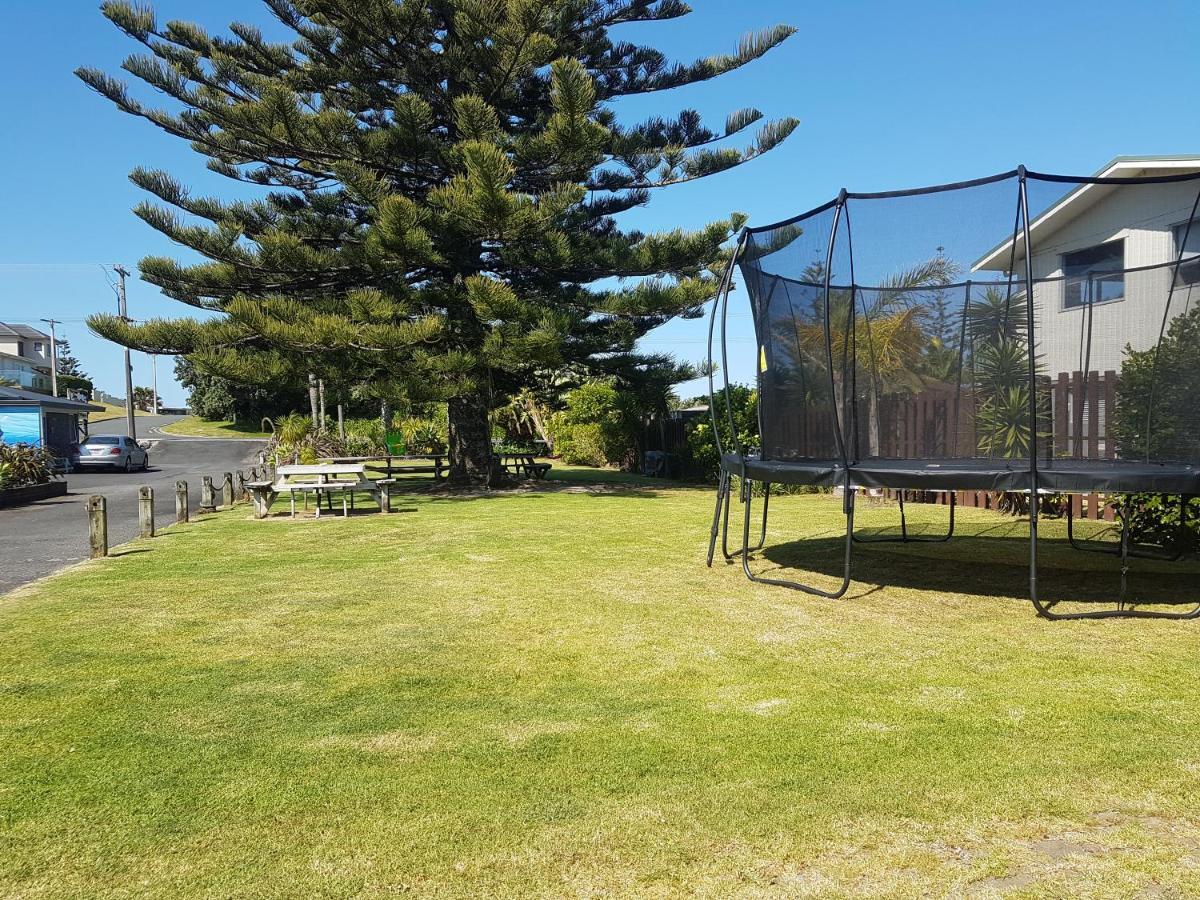 Beaches Motel Waihi Exterior photo